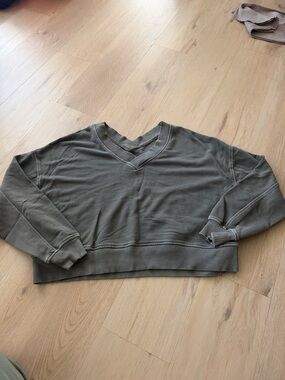 aerie Olive V-Neck Cropped Pullover Sweater